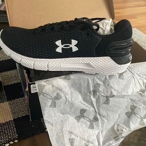 BRAND NEW SIZE 6 Women’s Charged Rogue 2.5 Shoes